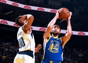 米兰体育官方网站-勇士再胜独行侠，库里数据全面