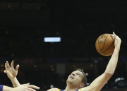 米兰体育app入口-勇士力克北京队，约基奇状态火热