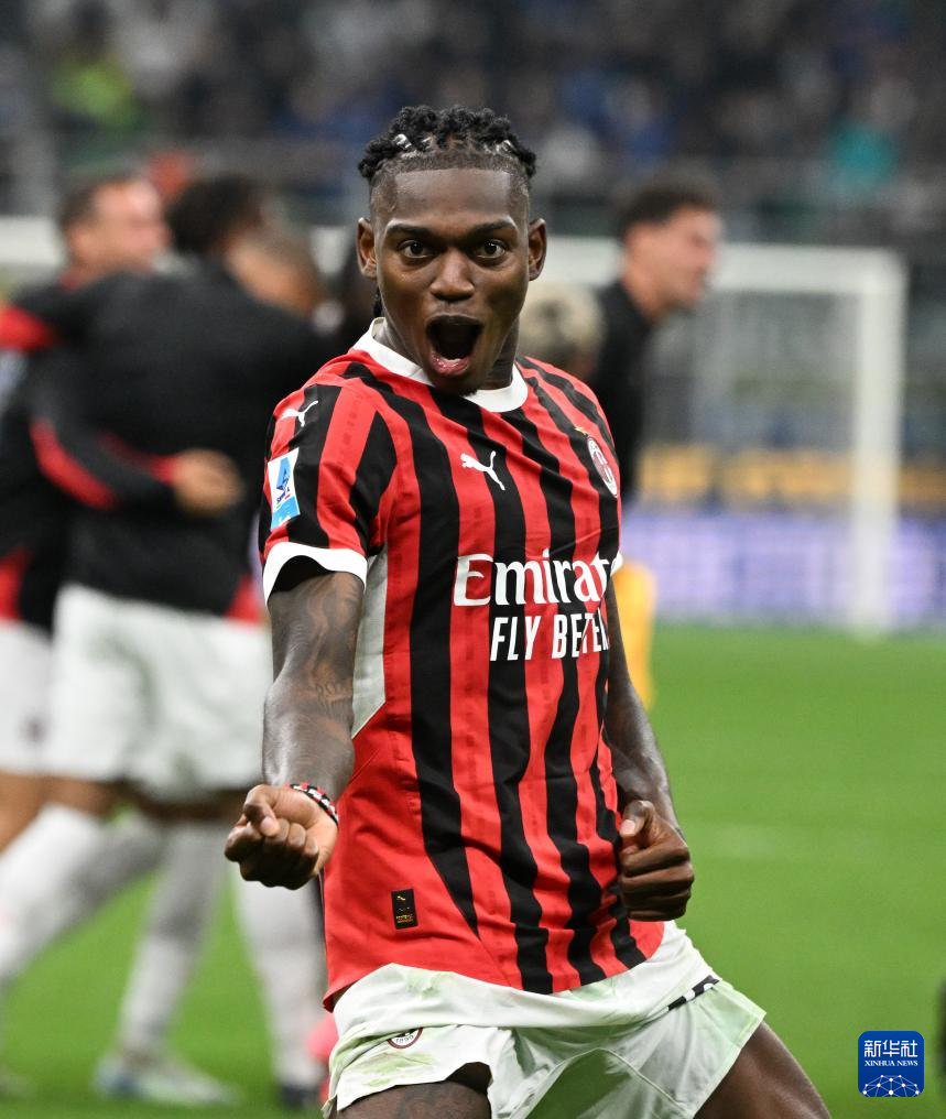 AC米兰客场取得胜利,实至名归 AC米兰客场取得胜利,实至名归