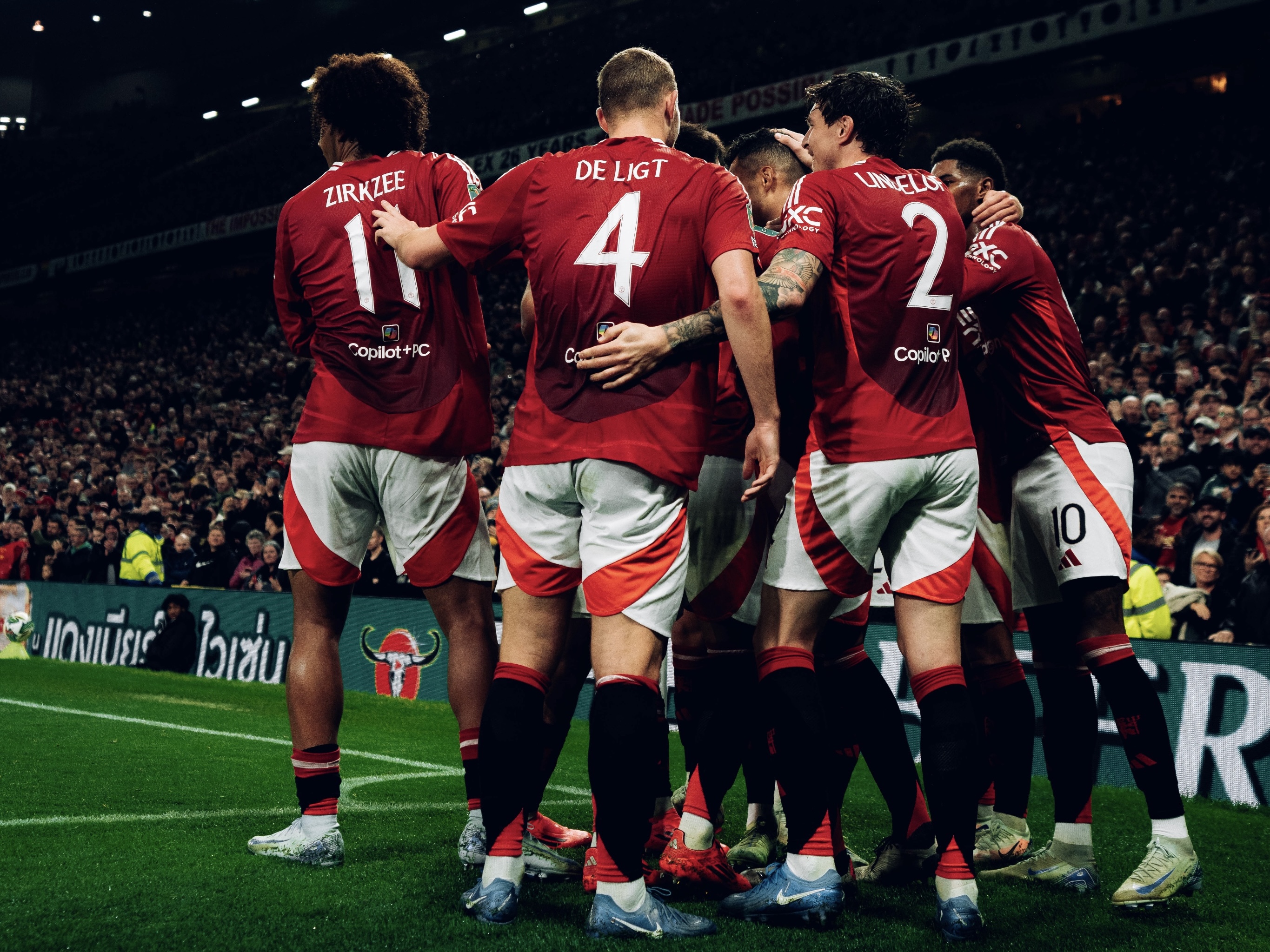 关于拜仁慕尼黑客场战胜曼联,小组出线前景一片光明的信息 关于拜仁慕尼黑客场战胜曼联,小组出线前景一片光明的信息