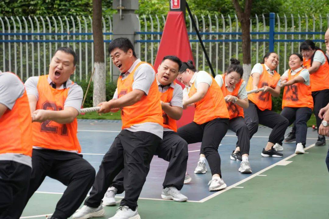 胜利的喜悦!球队团结一致共同打拼 胜利的喜悦!球队团结一致共同打拼