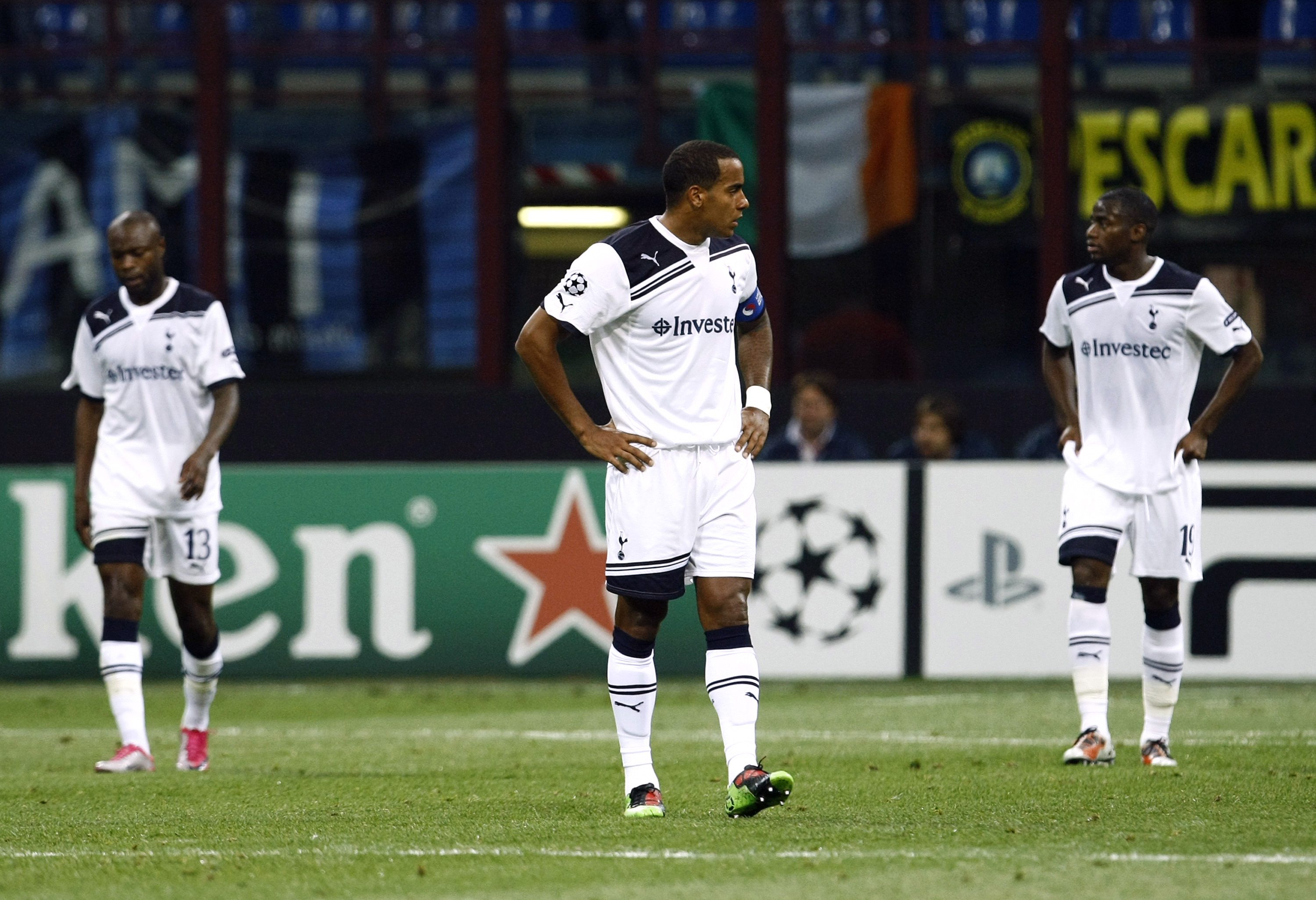 国际米兰主场失利,球迷情绪低落失望 国际米兰主场失利,球迷情绪低落失望