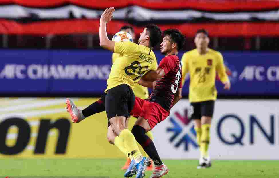 鹿岛鹿角门神亮相精彩扑救激励全队 鹿岛鹿角门神亮相精彩扑救激励全队