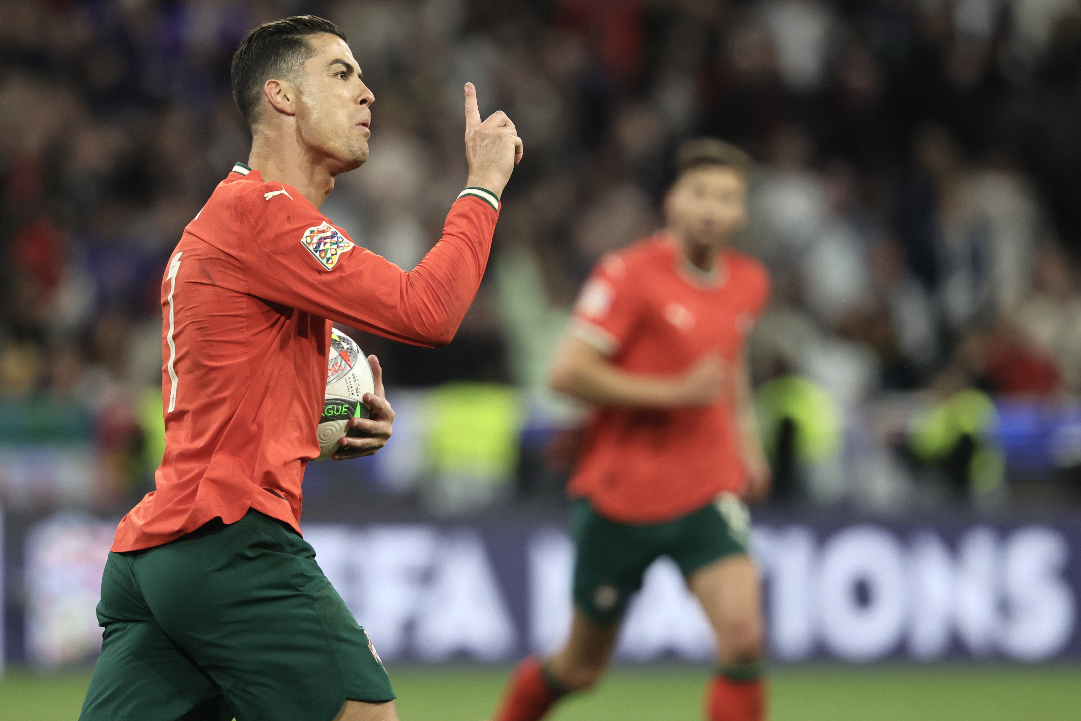 关于葡萄牙奋力竞逐,一路杀进半决赛的信息 关于葡萄牙奋力竞逐,一路杀进半决赛的信息