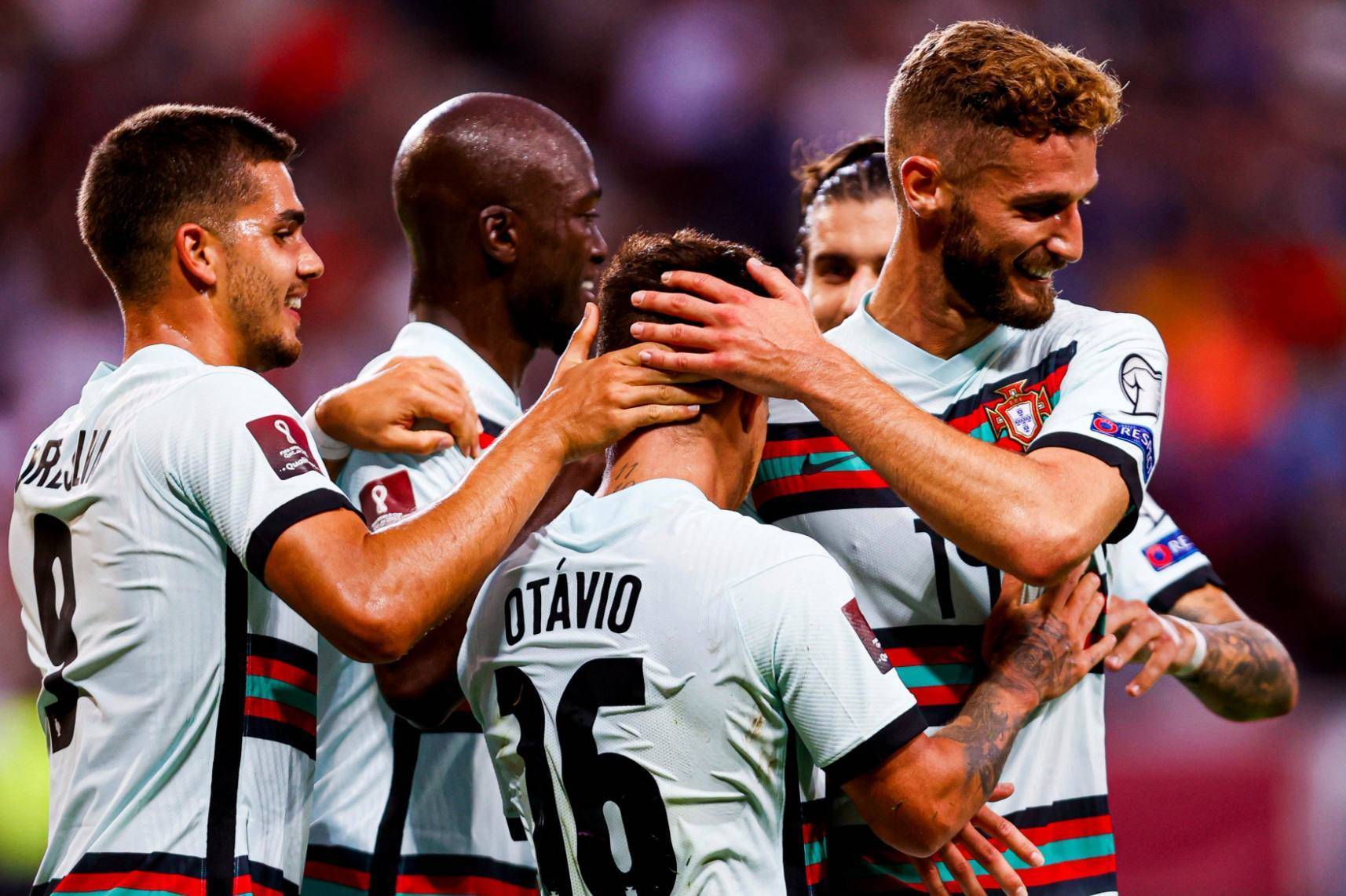 荷兰vs斯洛伐克双方拼尽全力