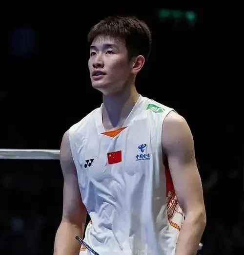 羽球男单选手实力横扫,晋级 羽球男单选手实力横扫,晋级