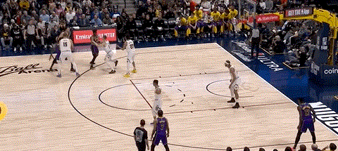 关于防守端表现出色,球队进攻火力全开的信息 关于防守端表现出色,球队进攻火力全开的信息