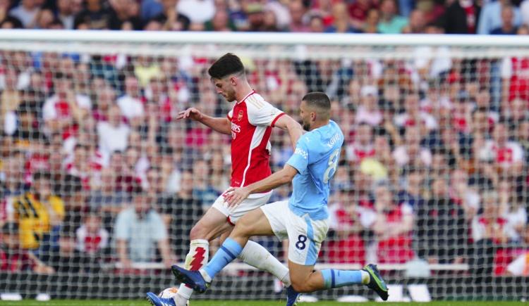 阿森纳拦截球路精准，有效打破对手进攻