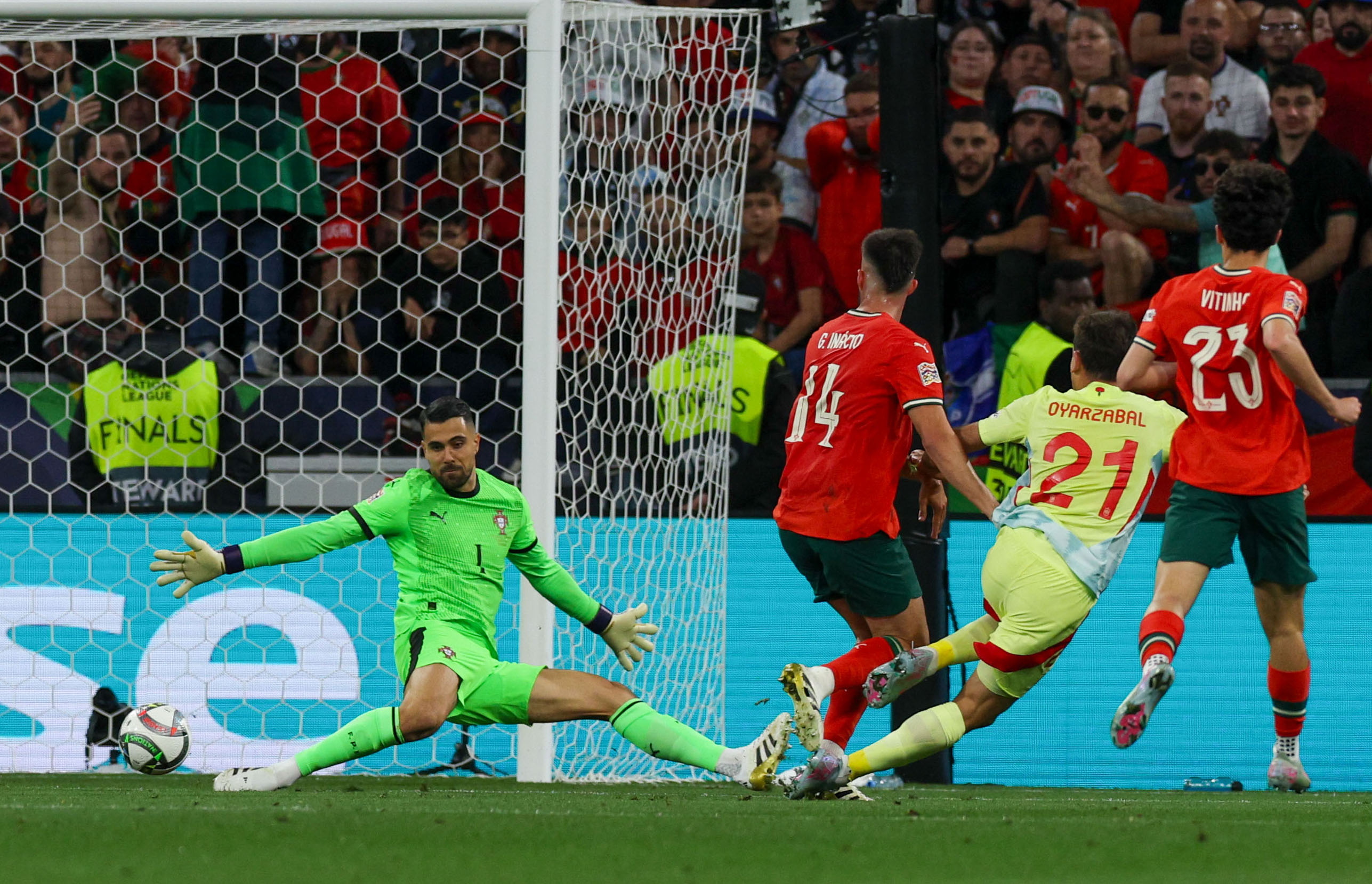 葡萄牙球队豪取胜利,轻松晋级 葡萄牙球队豪取胜利,轻松晋级