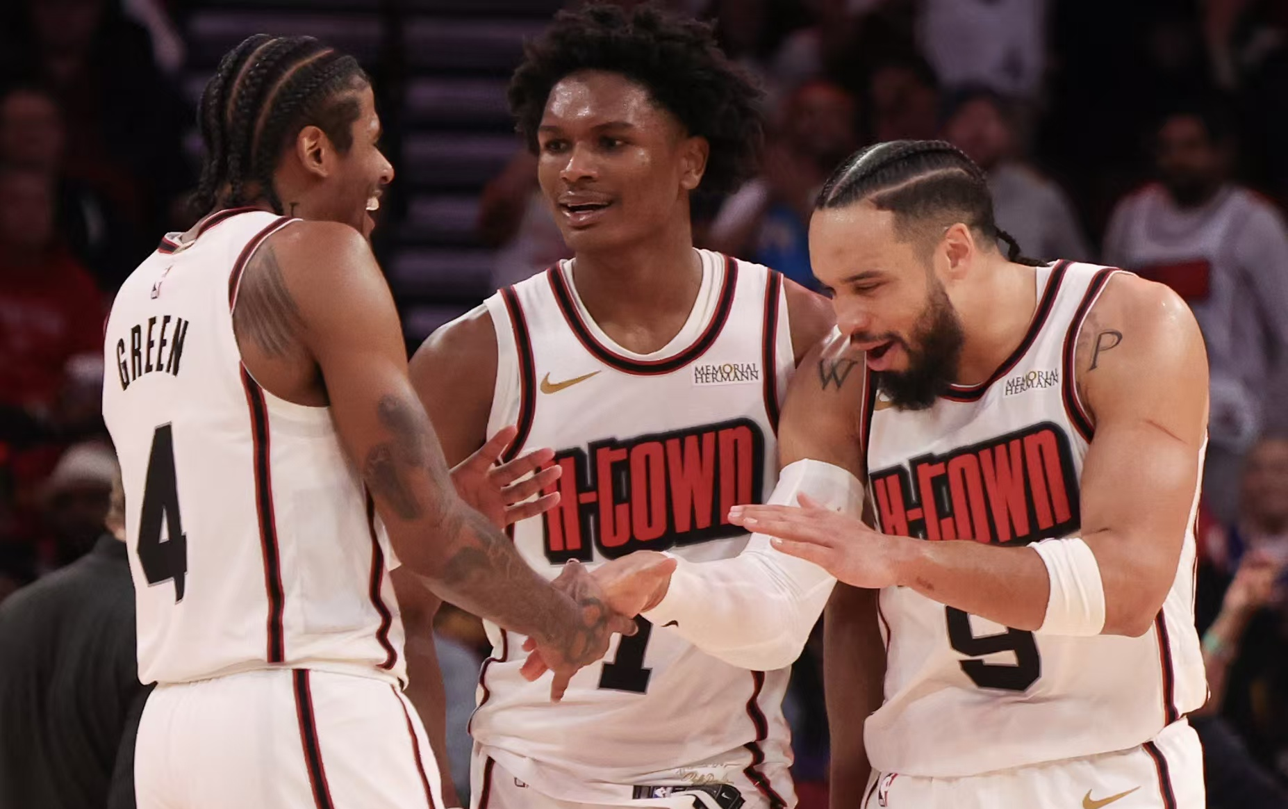 包含老鹰惨败火箭，三连败态势显著的词条