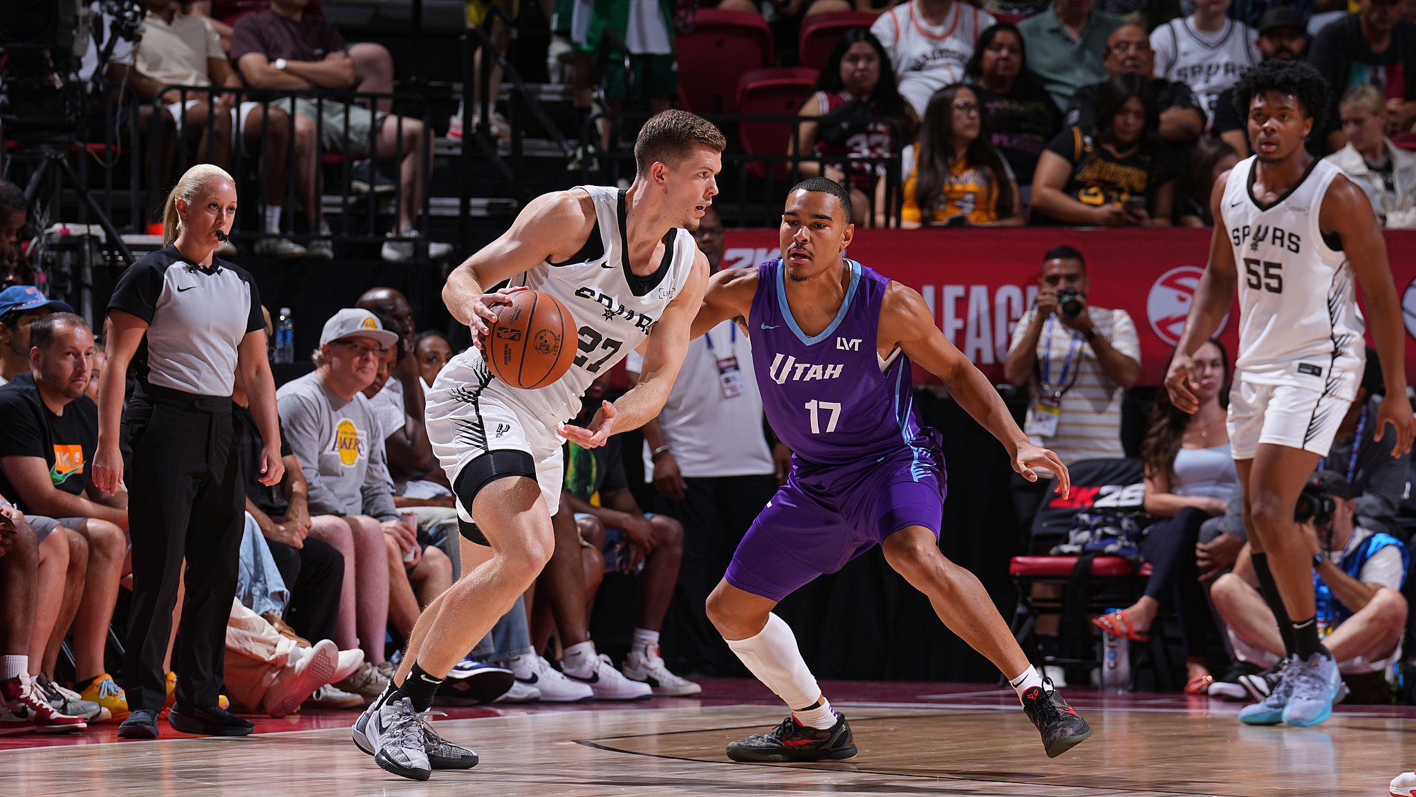 爵士大胜尼克斯,好不疲倦 爵士大胜尼克斯,好不疲倦