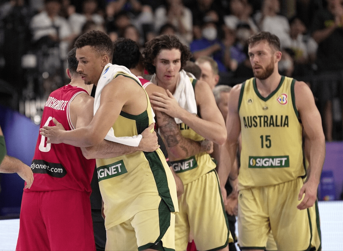 加拿大篮球比赛中出现了一场激烈的对决 加拿大篮球比赛中出现了一场激烈的对决