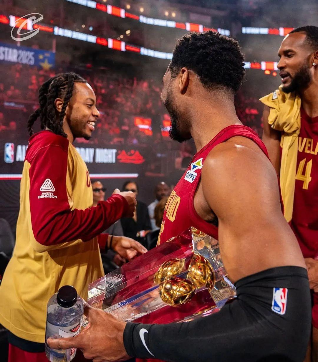 爵士客场击败国王,米切尔贡献27分 爵士客场击败国王,米切尔贡献27分