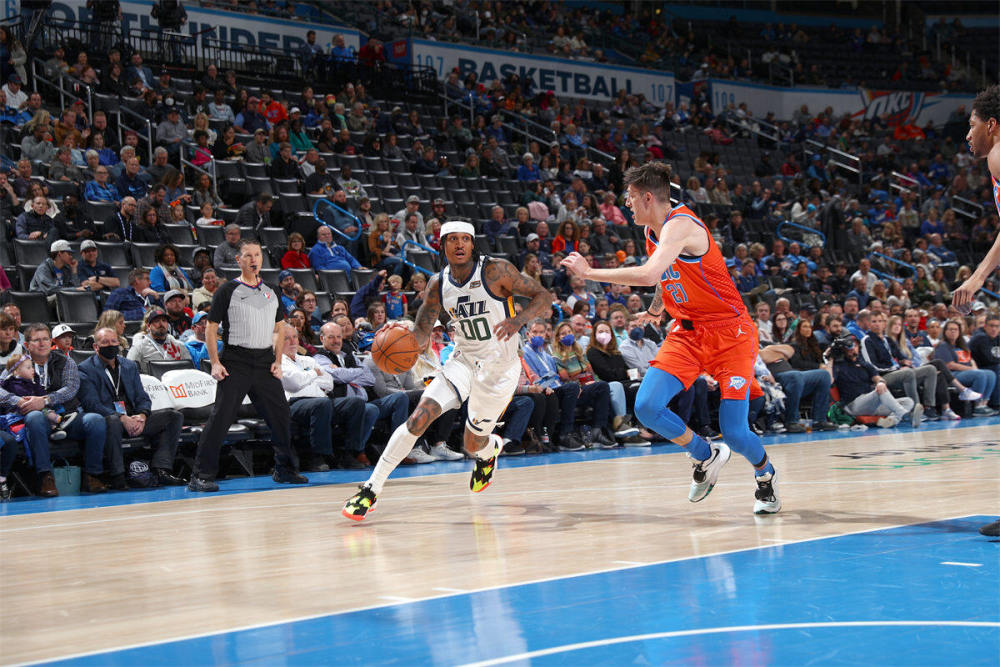 爵士客场击败国王,米切尔贡献27分 爵士客场击败国王,米切尔贡献27分