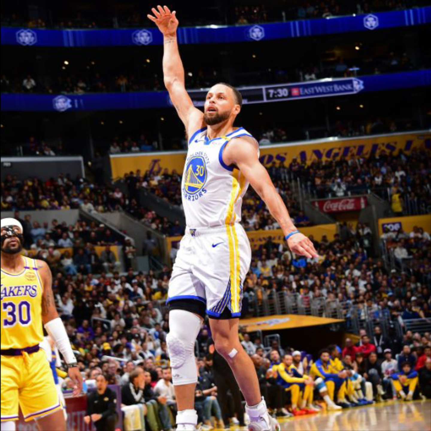 勇士力克掘金,迎来四连胜 勇士力克掘金,迎来四连胜