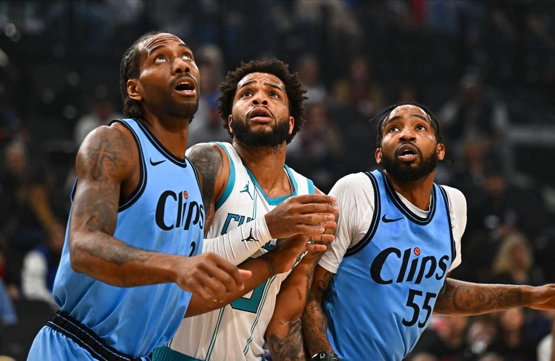 快船主场击败黄蜂,保持不败 快船主场击败黄蜂,保持不败