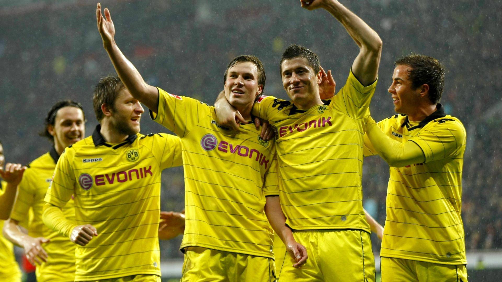 拜仁慕尼黑将在德甲比赛中对阵多特蒙德。 拜仁慕尼黑将在德甲比赛中对阵多特蒙德。