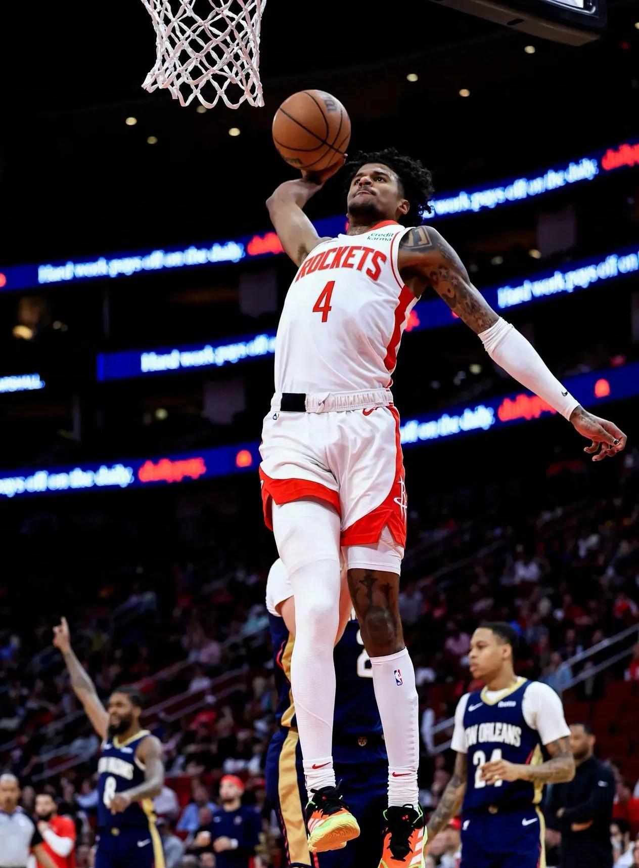 火箭击败太阳，伍德贡献关键三分的简单介绍