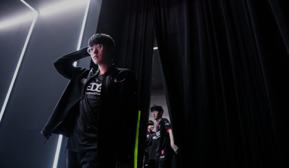 FLY轻取EG,Viper关键团战开团秒人焦点之战淘汰赛,技惊四座 FLY轻取EG,Viper关键团战开团秒人焦点之战淘汰赛,技惊四座