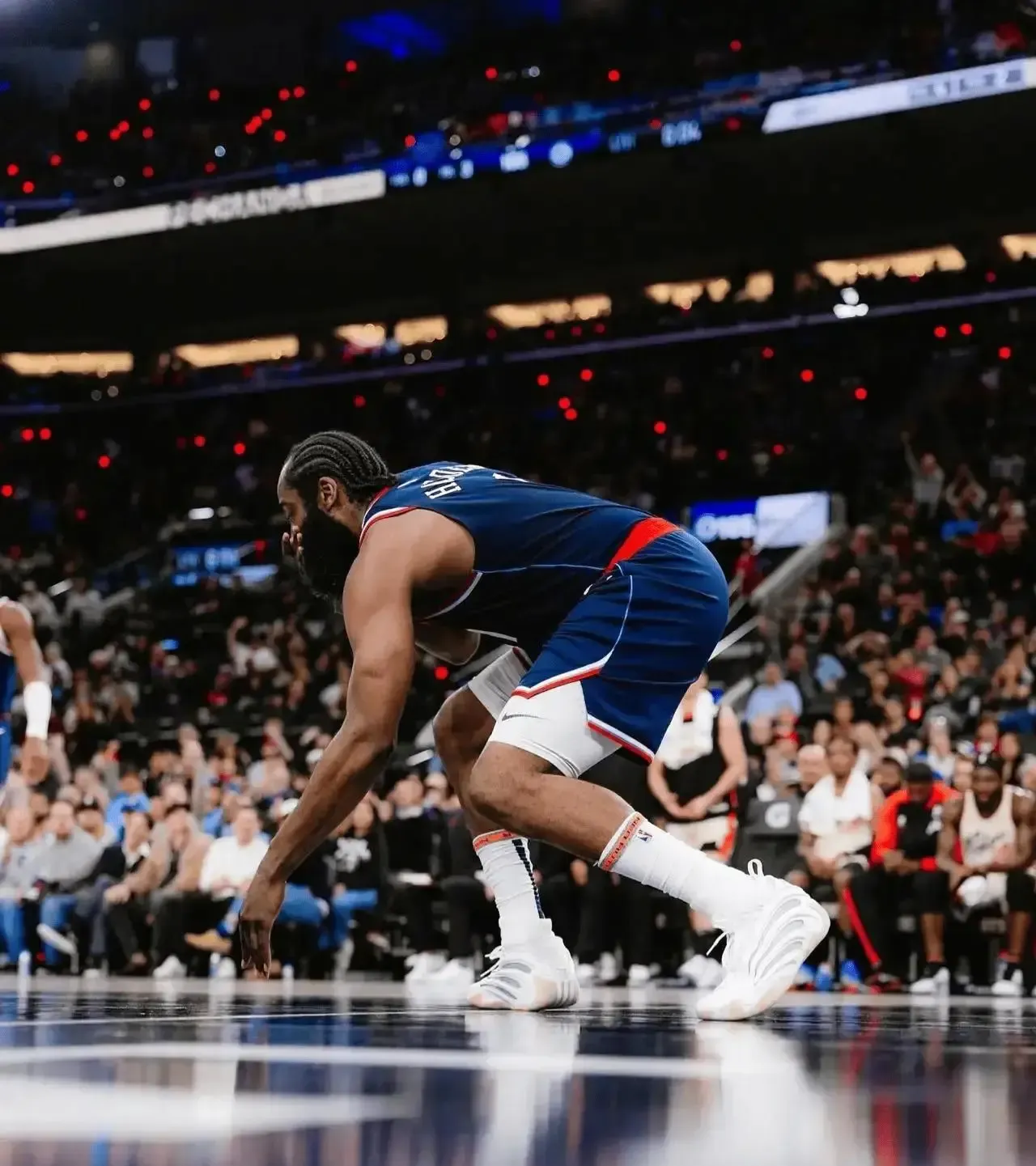 火箭惨败马刺,哈登失准投篮 火箭惨败马刺,哈登失准投篮